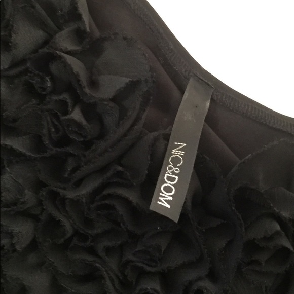 Rose Ruffled Dress - Picture 6 of 7